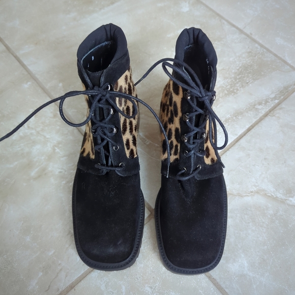 Rare! Stuart Weitzman Cheetah Leopard Ponyhair & Suede Combat Boots 6B - Picture 6 of 6